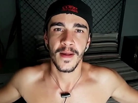 Conto erótico gay - chupando o segurança do shopping - (sem gozada) - juan calabares