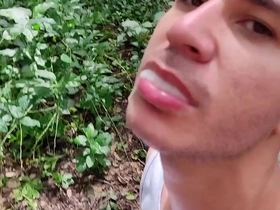 Cavalo de grande porte me comeu e gozou na minha boca