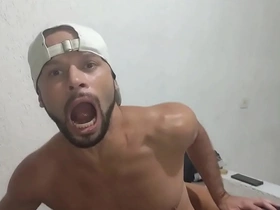 Quer vê não te esquecer, enfia a mão no cu dele e faz ele gritar