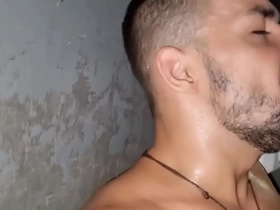 Revezando o cuzinho do personal com maldonatto - completo no red vem assisti!