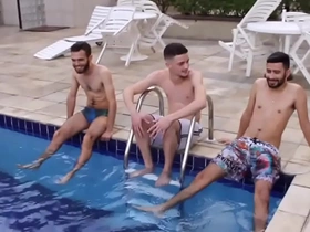 Putaria na piscina