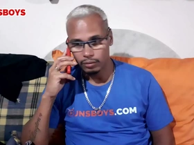 Pediu uma pizza de calabresa , mas acabou convencendo o entregador a trocar a pizza por sexo  l  assista completo no red