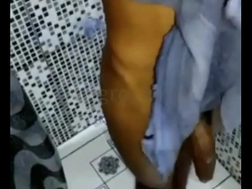 Dei um banho no cafuçu fiz um boquete gostoso e ele gozou muito - completo mo red ( red agora so se acessa pelo link xvideos.red )